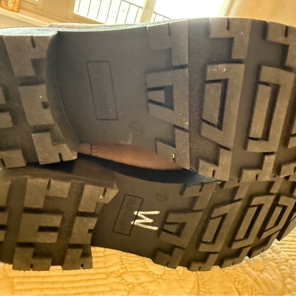 Old Navy Faux Suede Brown Ankle Boots Black Accents Women's 9 - Picture 3 of 7